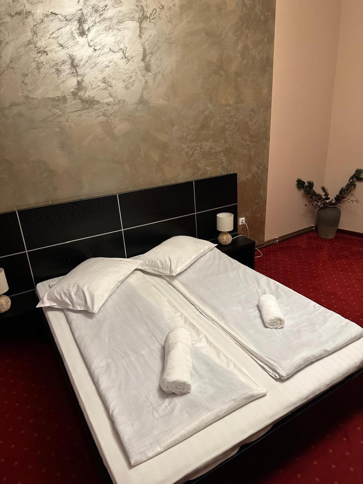Hotel Rubin*** Gheorgheni  Ngoại thất bức ảnh